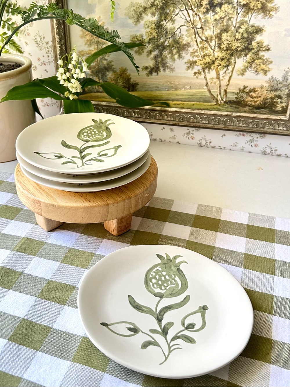 🌴Charming Threshold Appetizer & Dessert Plates W/Green Botanical Floral Design